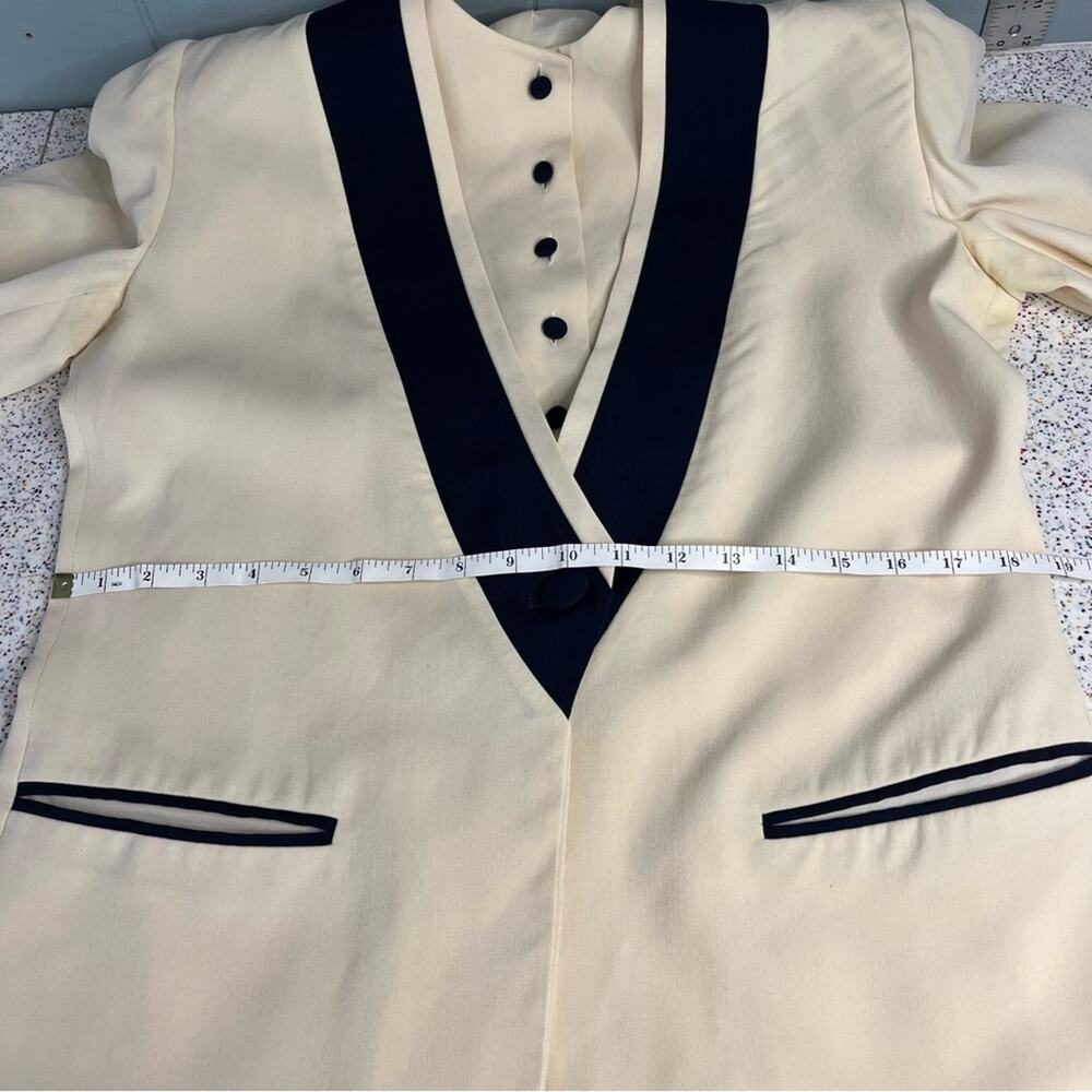 Vintage Fendi Women’s Mock Blazer Ivory Navy Blazer Structured Blouse Size 44 - Picture 13 of 16